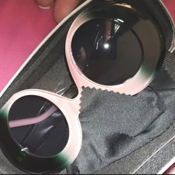 Oversized anti-reflective color block sunglassess